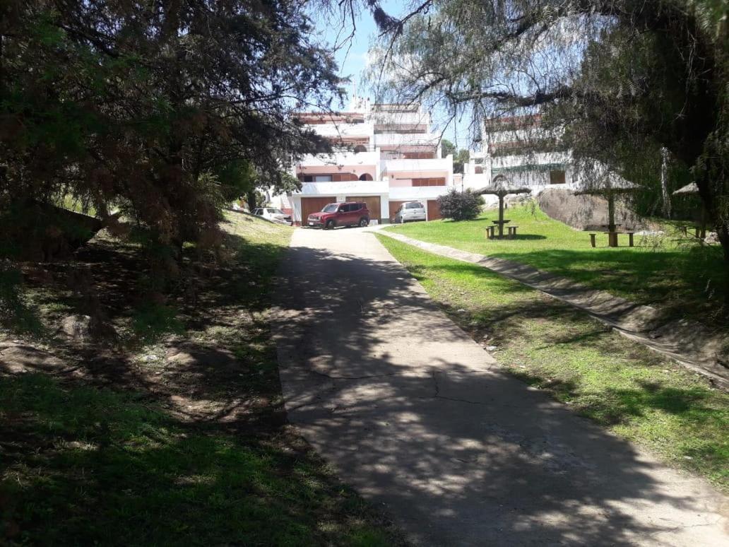 Departamentos Carlos Paz Bajada Al Lago Villa Carlos Paz Kültér fotó